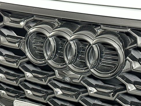 Used 2023 Audi Q5 2.0T Premium Plus w/ Premium Plus Package AWD/4WD image 15