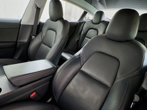 Used 2021 Tesla Model 3 Standard Range Plus image 10