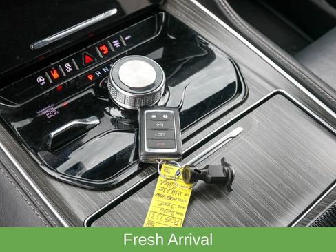 Used 2024 Jeep Wagoneer L Series II w/ Flexible Seating Group AWD/4WD image 25