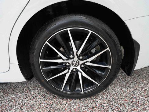 Used 2024 Toyota Camry SE image 28