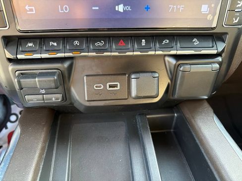 Used 2021 Chevrolet Silverado 1500 LTZ w/ Technology Package AWD/4WD image 27