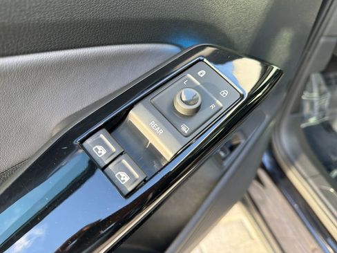 Certified 2023 Volkswagen ID.4 Pro S Plus image 13