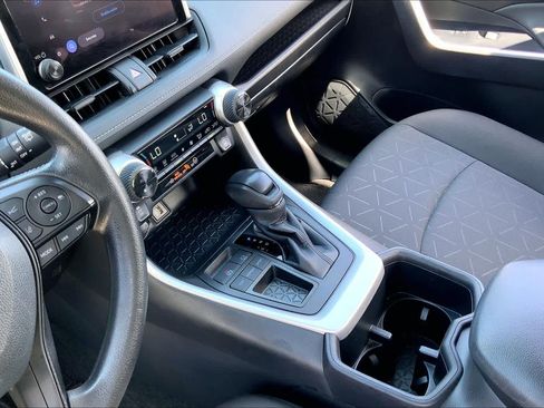 Used 2024 Toyota RAV4 XLE w/ Convenience Package FWD image 16