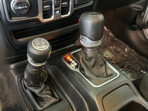 Used 2023 Jeep Wrangler Unlimited AWD/4WD image 26