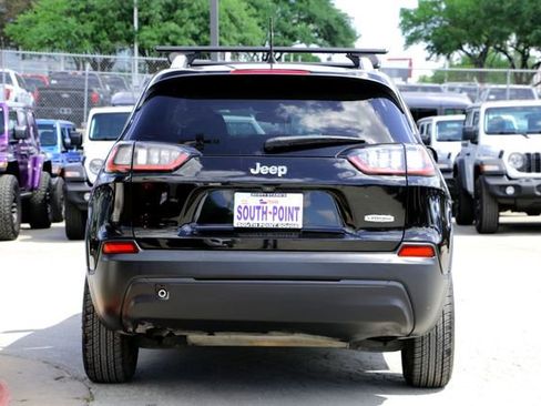 Used 2020 Jeep Cherokee Latitude FWD image 6