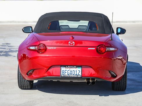 Used 2017 MAZDA MX-5 Miata Grand Touring RWD image 6