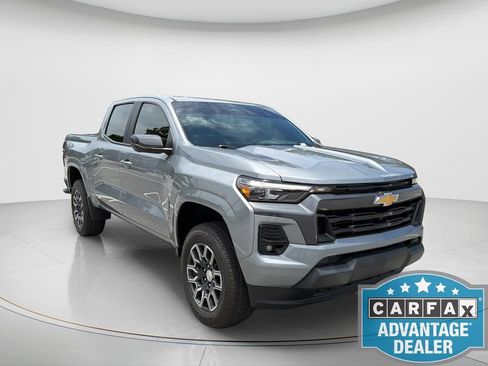Used 2024 Chevrolet Colorado LT w/ LT Convenience Package III AWD/4WD image 8