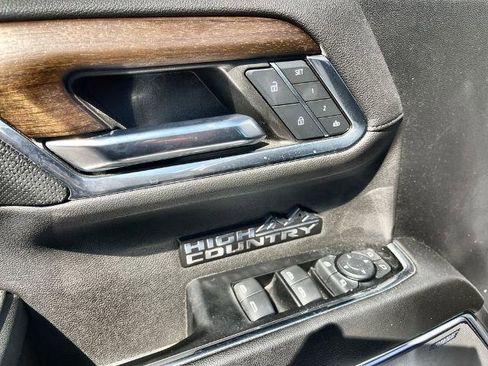 Used 2024 Chevrolet Silverado 1500 High Country w/ High Country Premium Package AWD/4WD image 24
