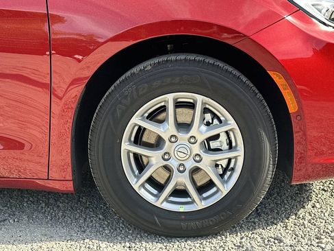 New 2026 Chrysler Pacifica Select FWD image 12