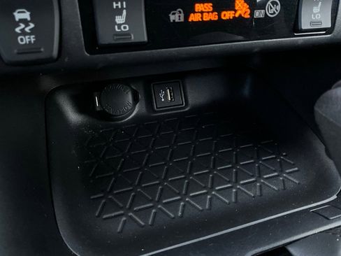 Used 2025 Toyota RAV4 XLE image 25