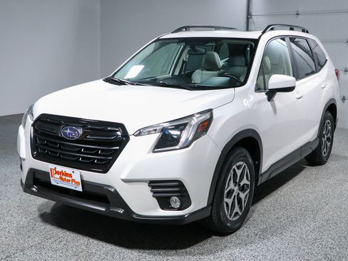 Used 2023 Subaru Forester Premium AWD/4WD image 32