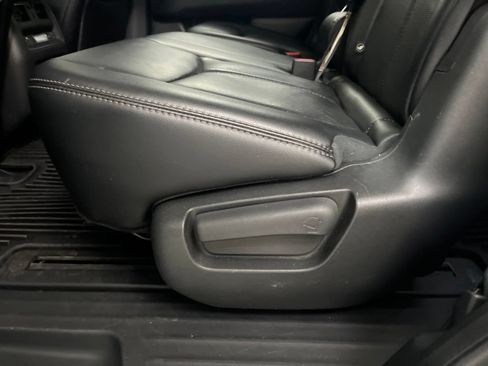 Used 2015 Nissan Pathfinder Platinum FWD image 57
