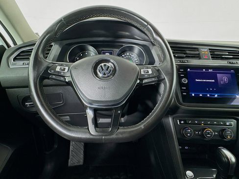 Used 2021 Volkswagen Tiguan SE FWD image 11