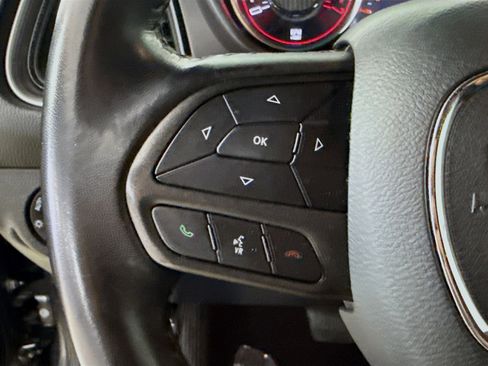 Used 2022 Dodge Challenger SXT RWD image 14