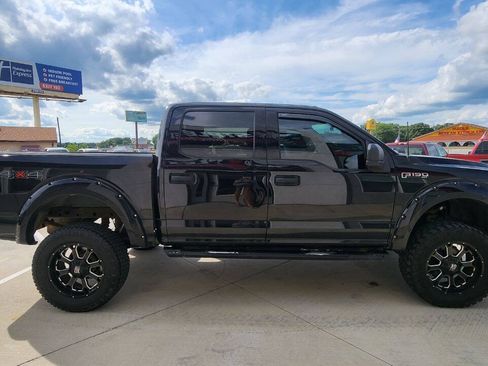 Used 2017 Ford F150 XLT AWD/4WD image 7