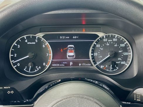 Used 2023 Nissan Rogue SV image 24