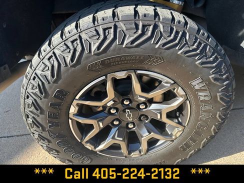 Used 2024 Chevrolet Colorado ZR2 w/ ZR2 Convenience Package III AWD/4WD image 8