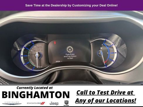 Used 2023 Chrysler Pacifica Touring-L w/ S Appearance Package image 14