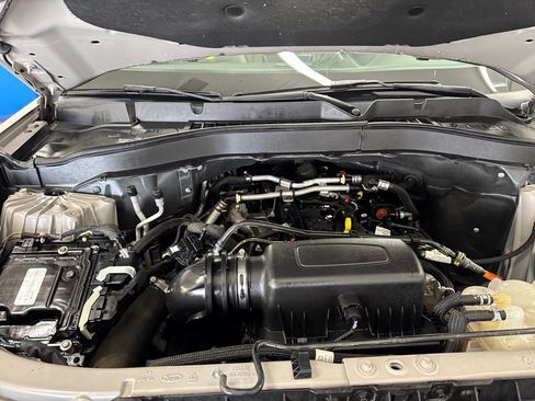 Used 2021 Ford Explorer XLT w/ Equipment Group 202A AWD/4WD image 23