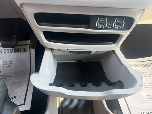 Used 2023 Chrysler Voyager LX FWD image 31