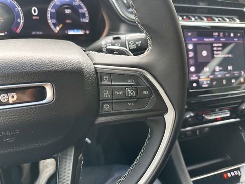 Used 2024 Jeep Grand Cherokee Laredo w/ Trailer Tow Package image 23