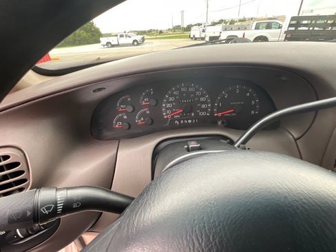 Used 1997 Ford F150 Lariat AWD/4WD image 10