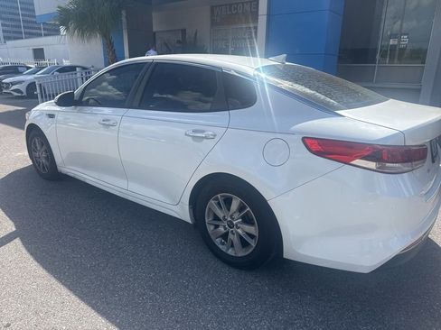 Used 2016 Kia Optima LX image 4