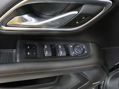 Used 2024 GMC Yukon XL AT4 w/ Technology Package AWD/4WD image 25