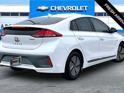 Used 2020 Hyundai Ioniq SE FWD image 19