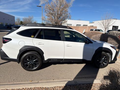 Used 2025 Subaru Outback Onyx Edition image 18