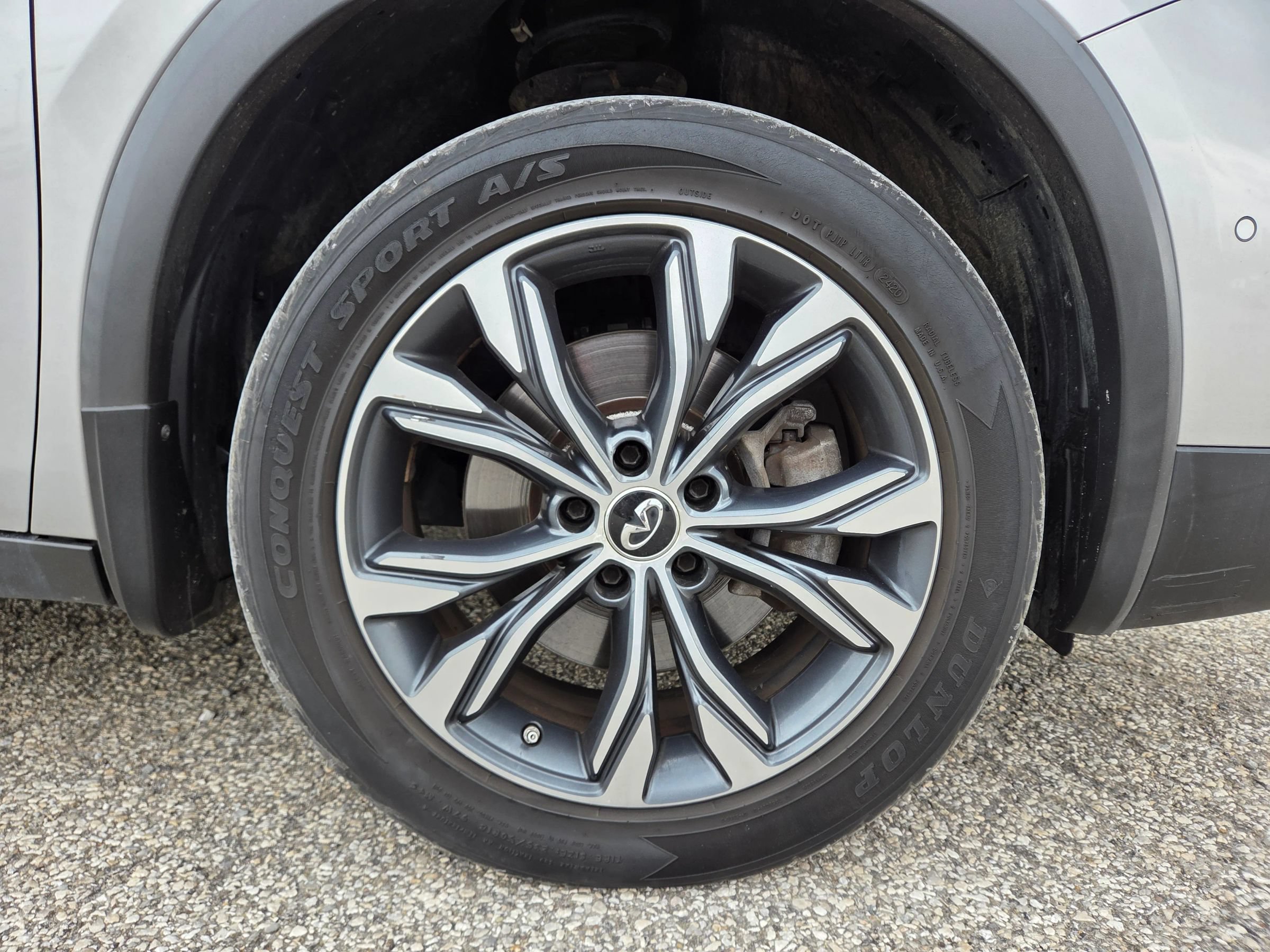 Used 2018 INFINITI QX30 AWD image 9