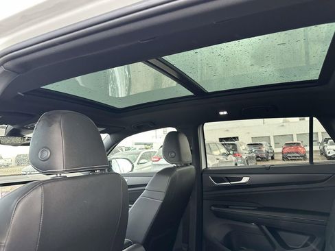 Certified 2025 Volkswagen Atlas Cross Sport SEL R-Line image 18