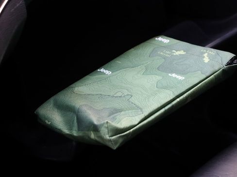 Used 2019 Jeep Grand Cherokee Limited image 57