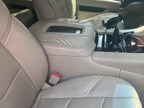 Used 2016 Cadillac Escalade Luxury AWD/4WD image 13