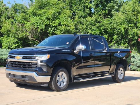 Used 2025 Chevrolet Silverado 1500 LT RWD image 3