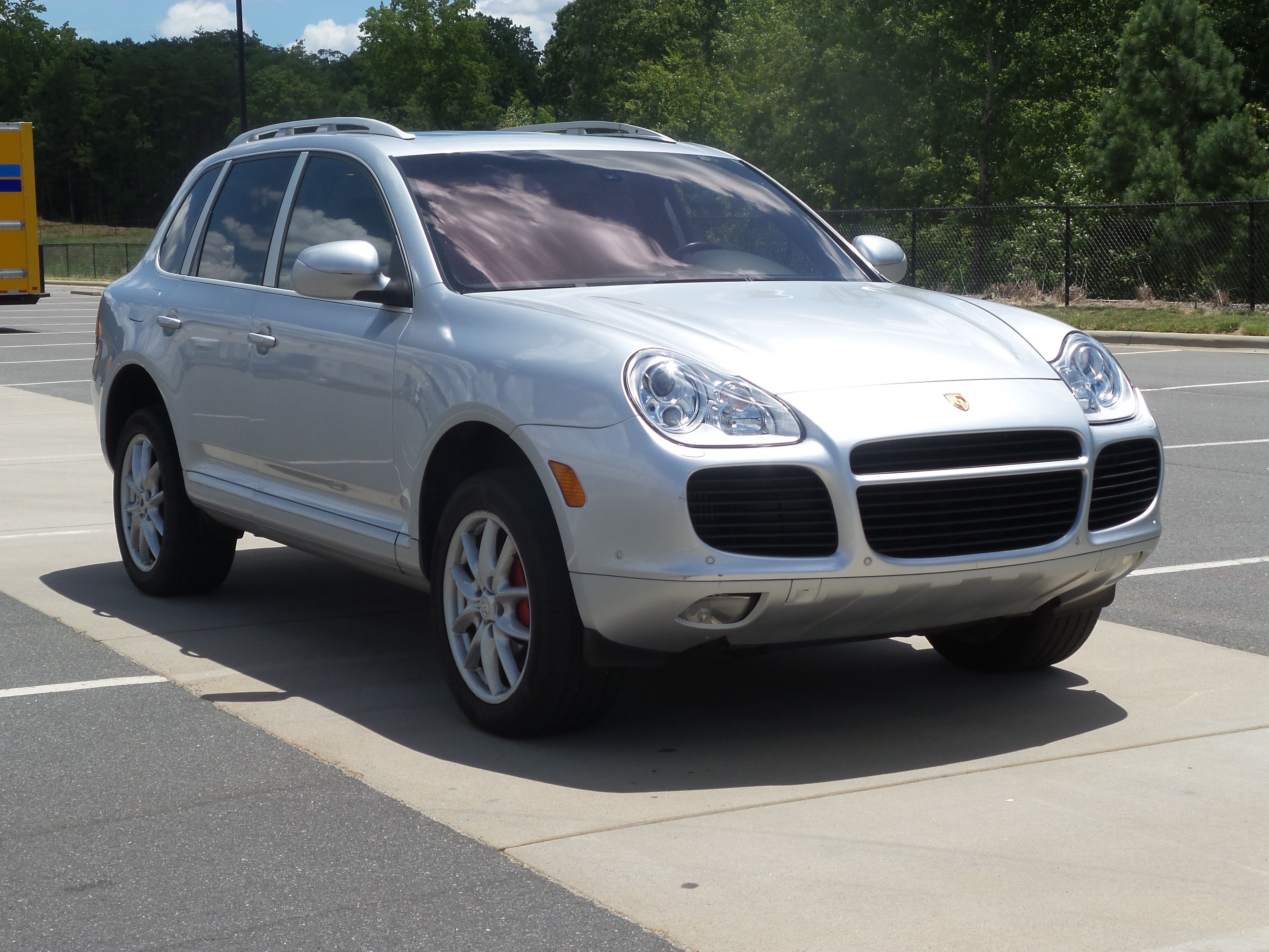 Used 2004 Porsche Cayenne Turbo AWD/4WD image 52