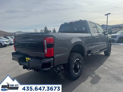New 2026 Ford F350 Platinum w/ Tremor Off-Road Package