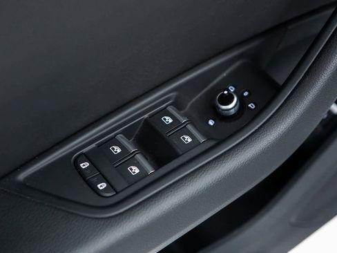 Used 2023 Audi A4 2.0T Premium w/ Convenience Package image 18