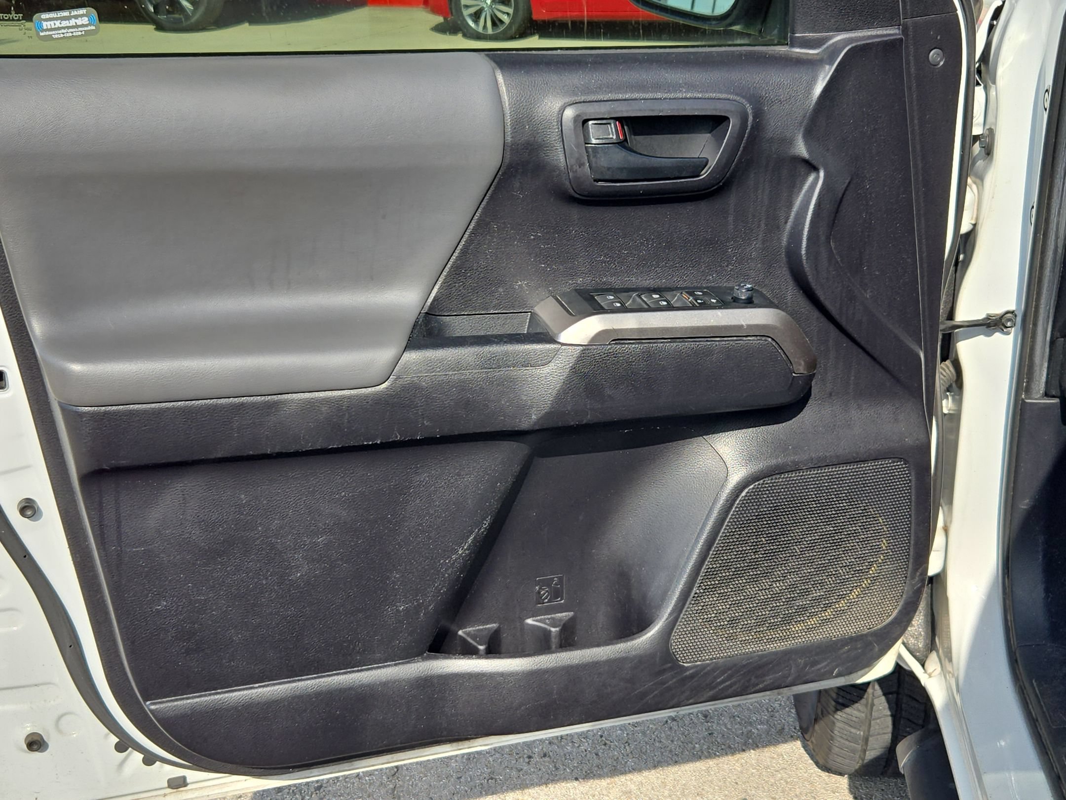 Used 2021 Toyota Tacoma SR5 RWD image 10