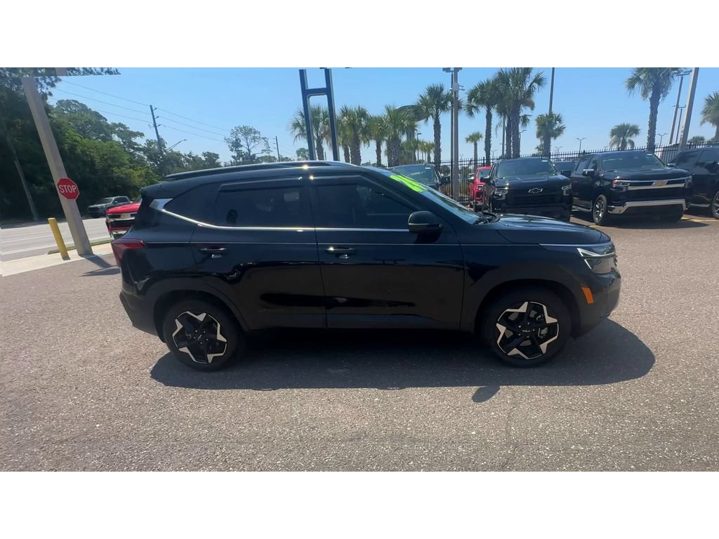 Used 2024 Kia Seltos EX AWD/4WD image 9