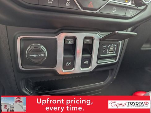 Used 2019 Jeep Wrangler Sport AWD/4WD image 18