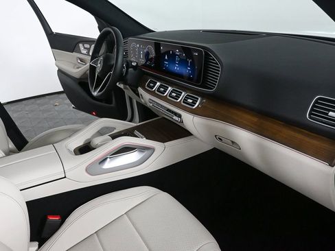 Certified 2025 Mercedes-Benz GLE 450e 4MATIC image 24