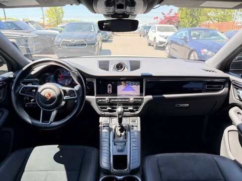 Used 2021 Porsche Macan AWD/4WD image 19