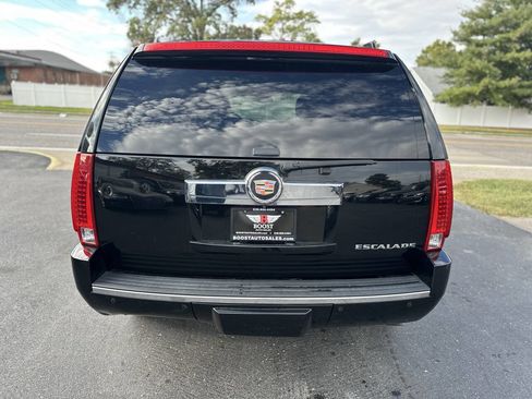 Used 2013 Cadillac Escalade Luxury image 5