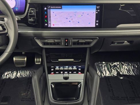 Used 2024 Porsche Cayenne S w/ Premium Package Plus image 25