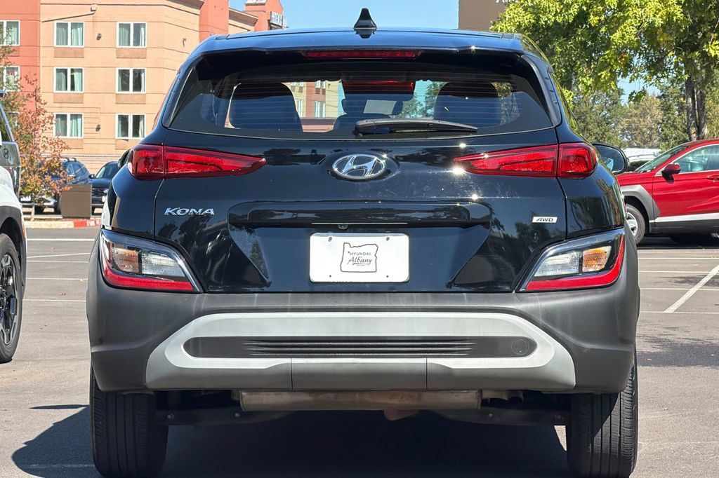 Used 2023 Hyundai Kona SE w/ Cargo Package AWD/4WD image 5