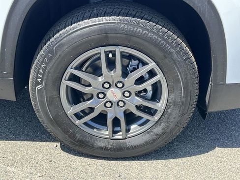 New 2025 GMC Acadia Elevation image 30