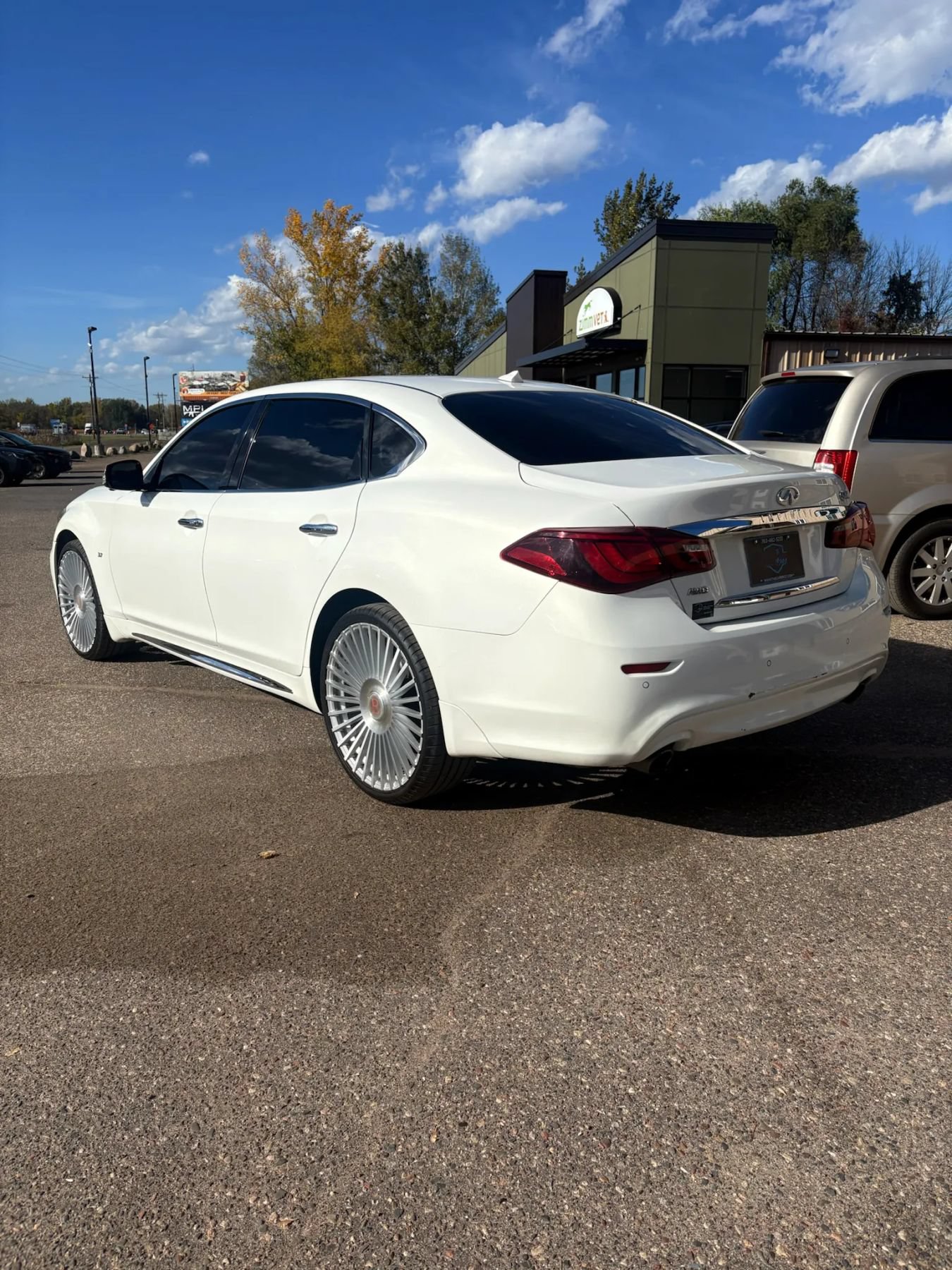 Used 2015 INFINITI Q70 L 3.7 AWD/4WD image 7