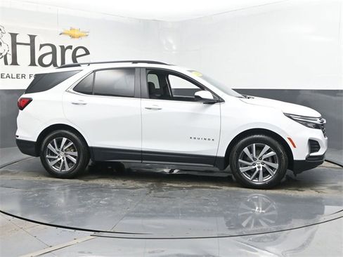 Used 2024 Chevrolet Equinox LT w/ LPO, Floor Liner Package image 1