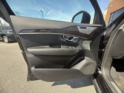 Used 2018 Volvo XC90 T6 Momentum w/ Convenience Package AWD/4WD image 18